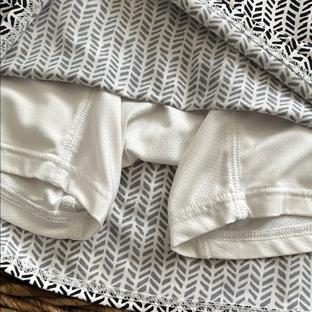 Jofit Black and White Geometric Skort - Picture 5 of 6